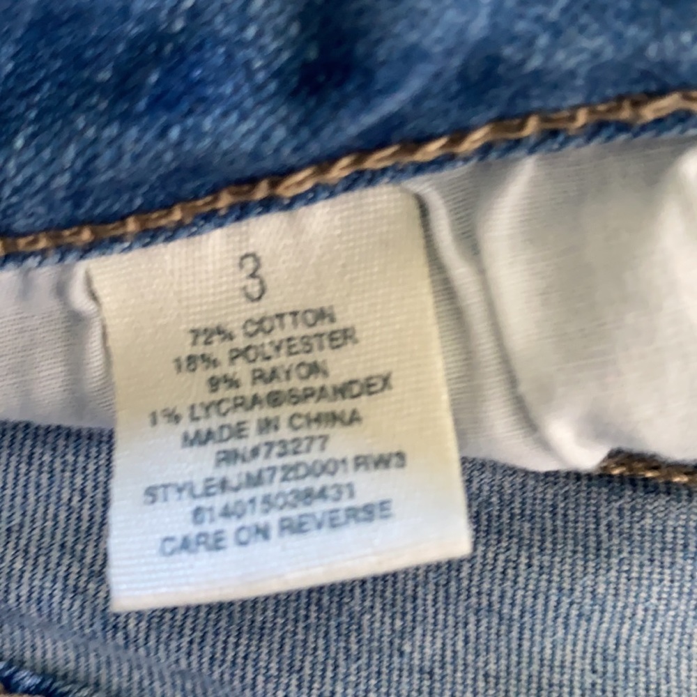 Mudd distressed cuffed jean shorts Size 3 - Picture 5 of 5